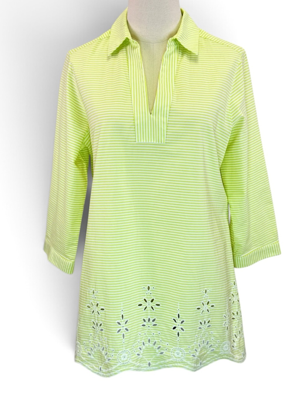 Foxcroft Women Yellow Striped Collared V-Neck Embroidered Floral‎ Blouse Size 10